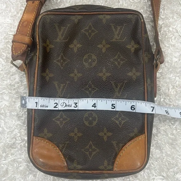 LOUIS VUITTON Danube Crossbody Shoulder Bag SL1010